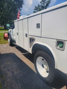 2008 utility truck 3